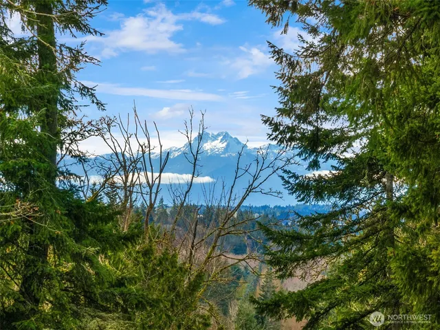 $865,000 | 9280 Northeast Lovgreen Road, Bainbridge Island, WA 98110