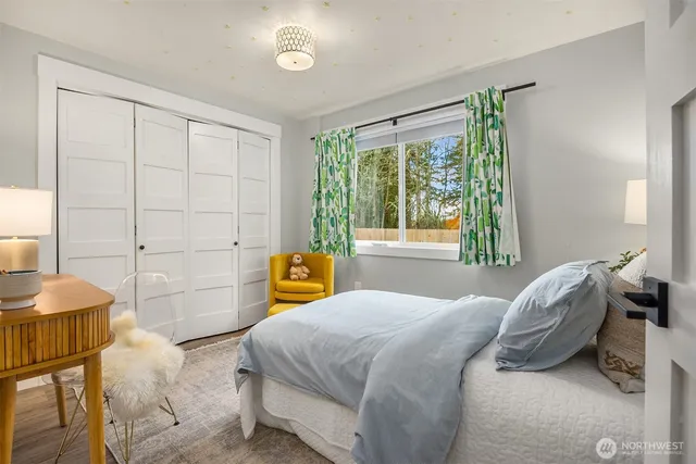 $865,000 | 9280 Northeast Lovgreen Road, Bainbridge Island, WA 98110