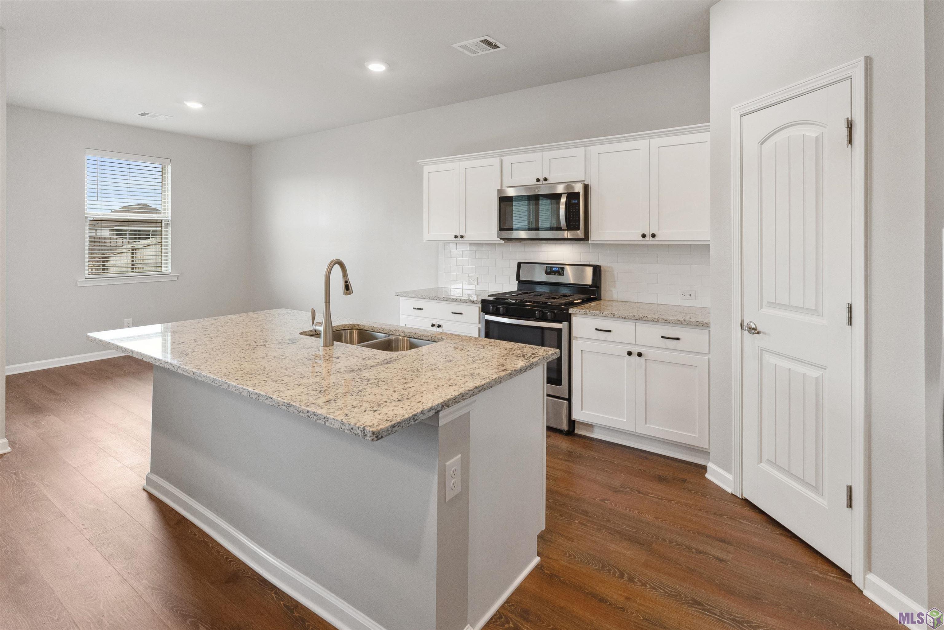 4518 Malbec Avenue Baton Rouge, LA 70817 - Photo 2 of 11