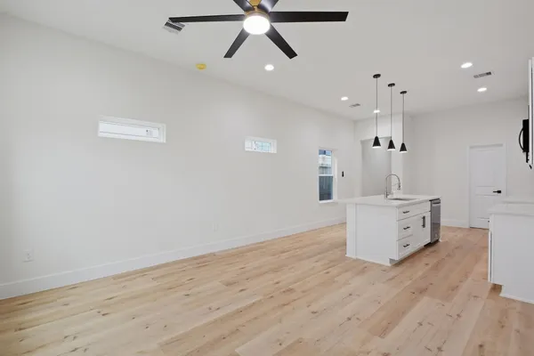 $2,600 | 3320 Francis Street, Unit A, Houston, TX 77004