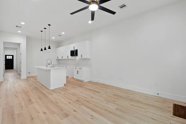 $2,600 | 3320 Francis Street, Unit A, Houston, TX 77004