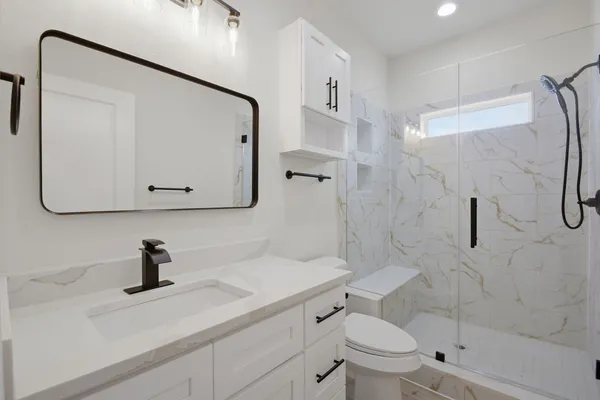 $2,600 | 3320 Francis Street, Unit A, Houston, TX 77004