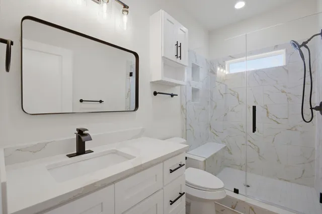 $2,600 | 3320 Francis Street, Unit A, Houston, TX 77004