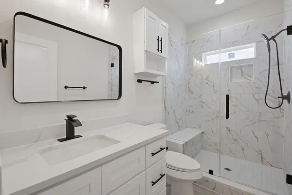 $2,600 | 3320 Francis Street, Unit A, Houston, TX 77004