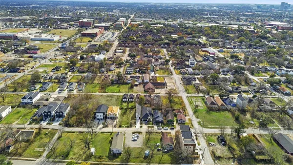 $2,600 | 3320 Francis Street, Unit A, Houston, TX 77004