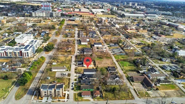 $2,600 | 3320 Francis Street, Unit A, Houston, TX 77004