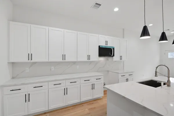 $2,600 | 3320 Francis Street, Unit A, Houston, TX 77004