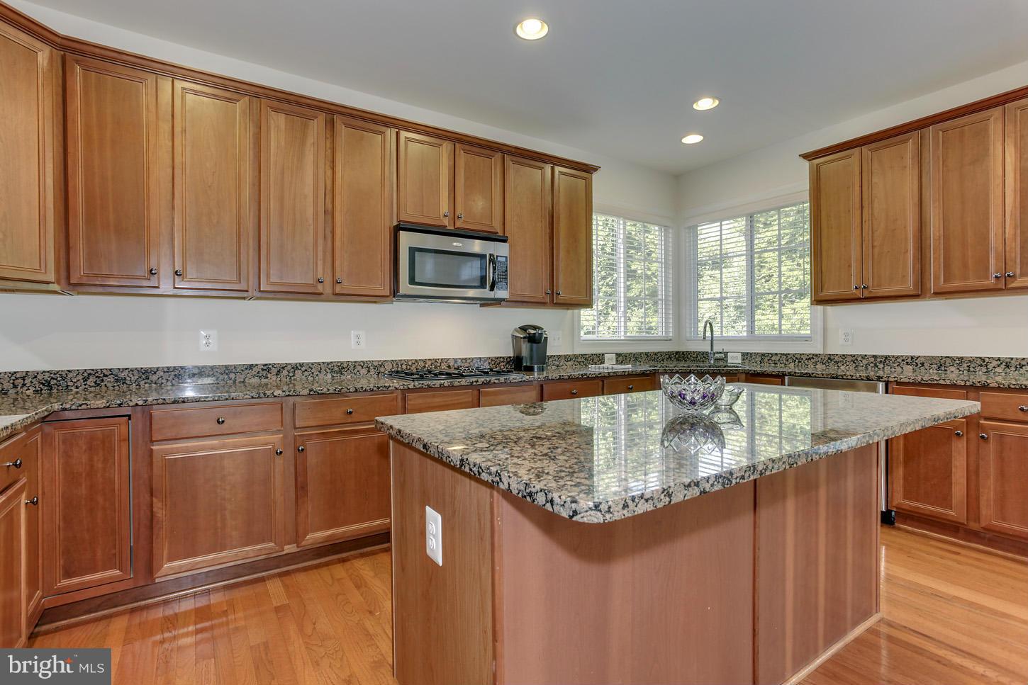 8744 Raleigh Mews Gainesville, VA 20155 - Photo 16 of 30 Kitchen