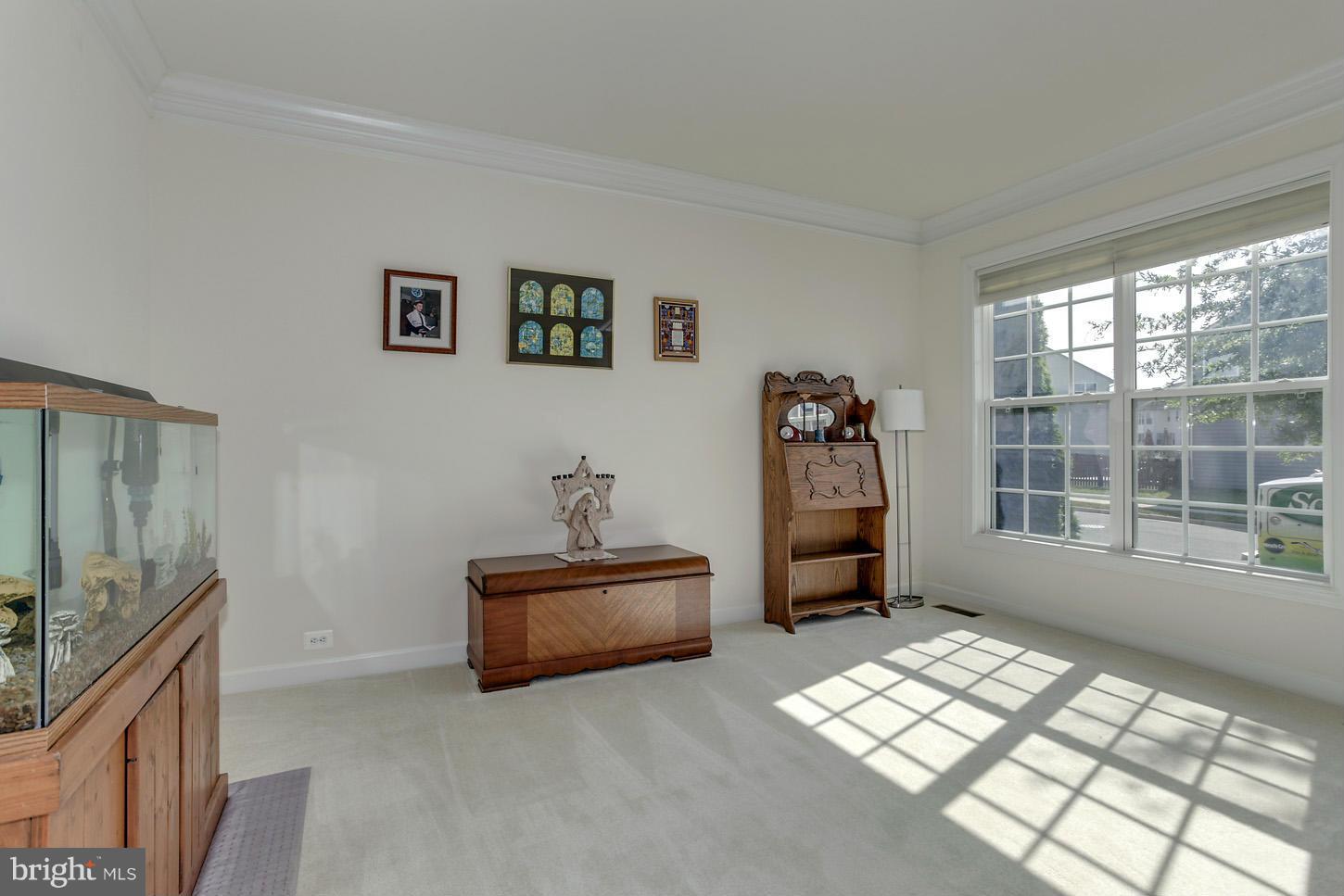 8744 Raleigh Mews Gainesville, VA 20155 - Photo 6 of 30 Living Room