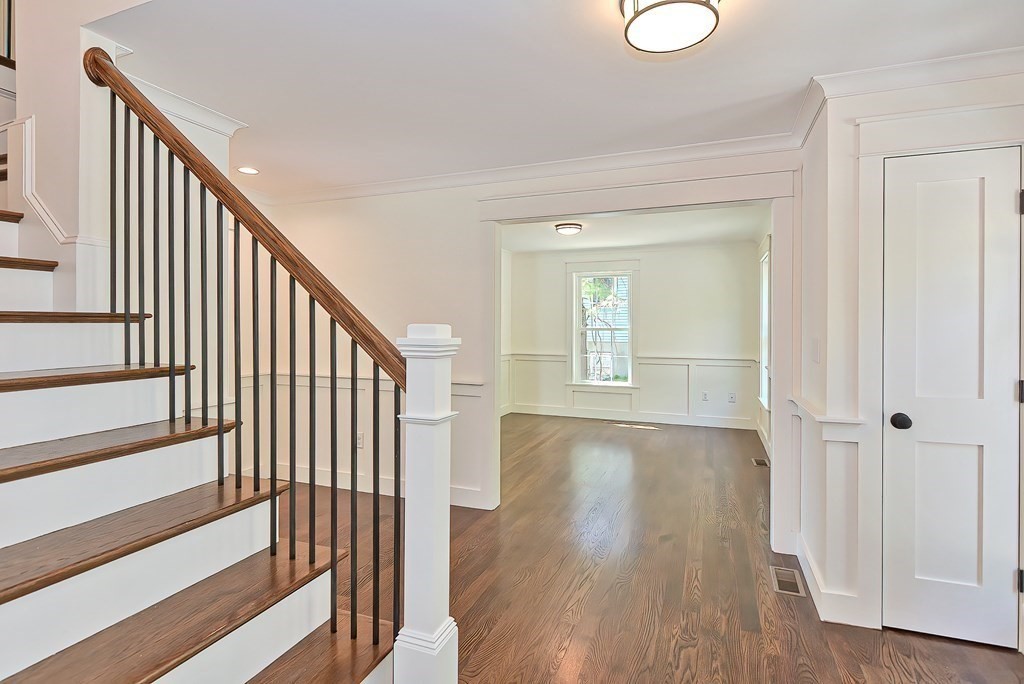 229 East Union Street Ashland, MA 01721 - Photo 4 of 36 Gallery Image 4