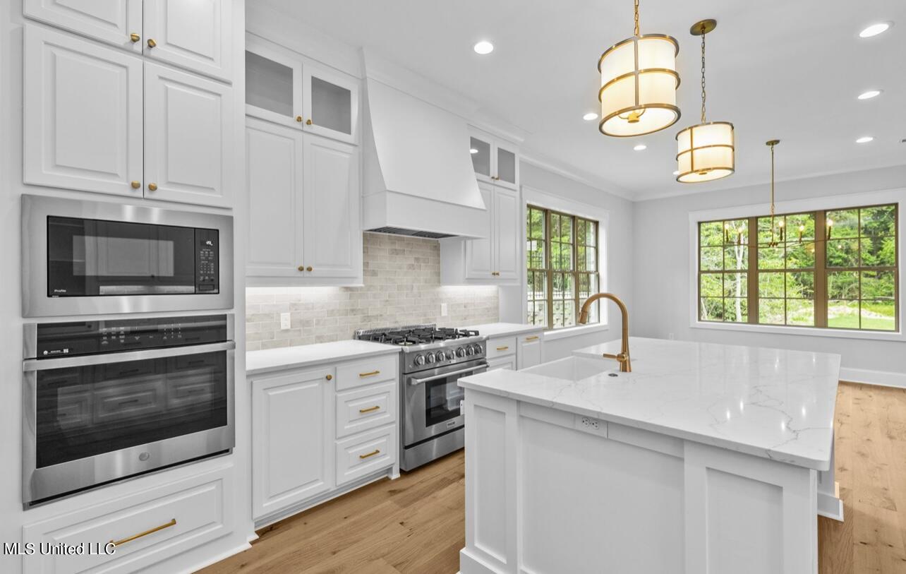 151 Lower Windrush Cove Flowood, MS 39232 - Photo 18 of 58 Kitchen to Keeping Room