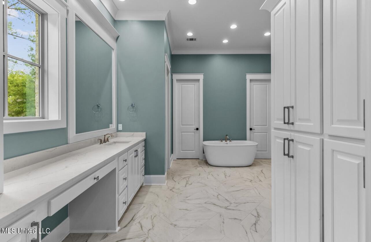 151 Lower Windrush Cove Flowood, MS 39232 - Photo 29 of 58 Main Bath