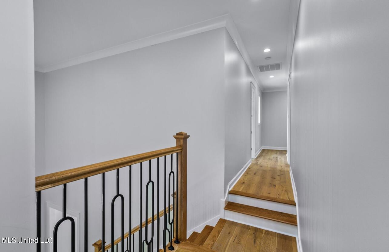 151 Lower Windrush Cove Flowood, MS 39232 - Photo 45 of 58 Upstairs Hallway