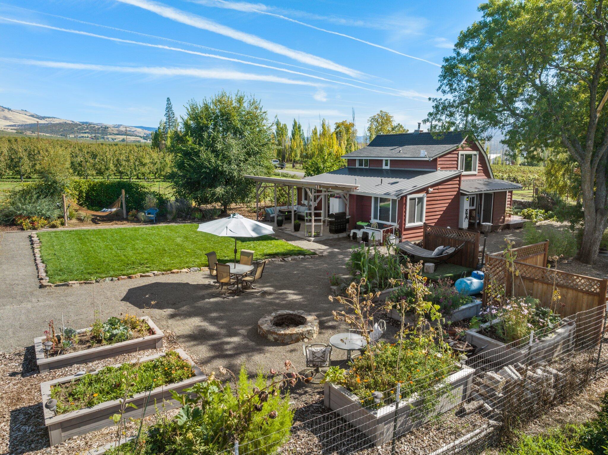 1199 Suncrest Road Talent, OR 97540 - Photo 4 of 51 05 1199 Suncrest