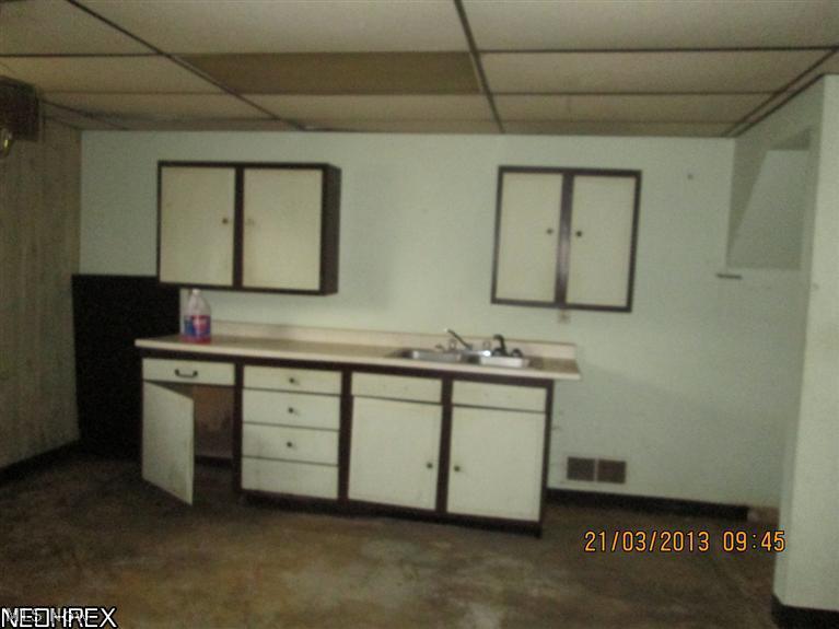 2040 Ridge Road Zanesville, OH 43701 - Photo 11 of 12