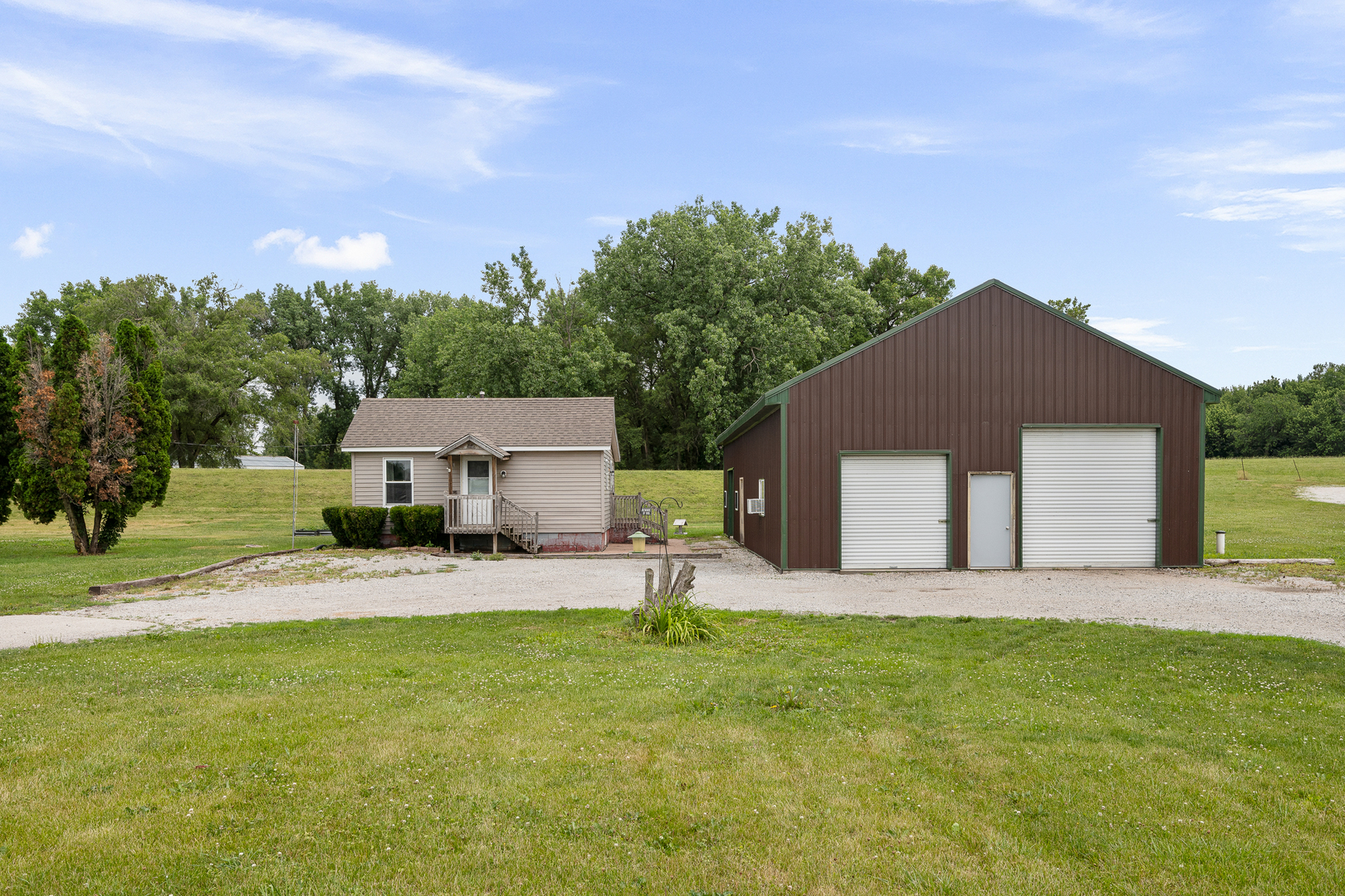 2303 Big Island Road Milan, IL 61264 - Photo 8 of 28