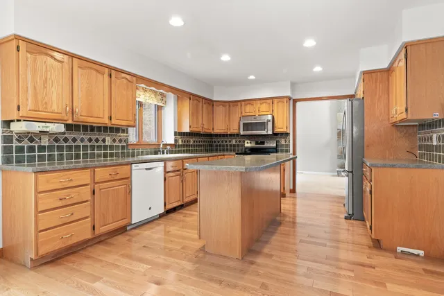 $995,000 | 19 Rockrimmon Road, North Hampton, NH 03862