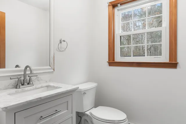 $995,000 | 19 Rockrimmon Road, North Hampton, NH 03862