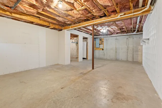 $995,000 | 19 Rockrimmon Road, North Hampton, NH 03862