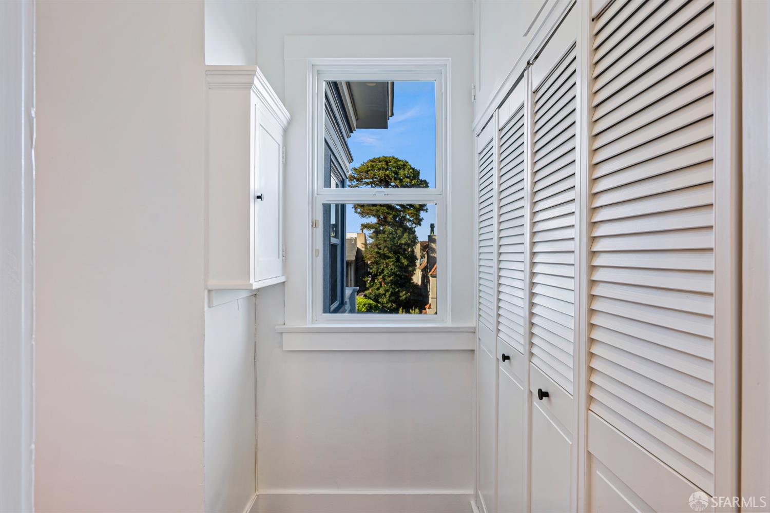 2521 Broadway San Francisco, CA 94115 - Photo 27 of 74 a view of a window in a house