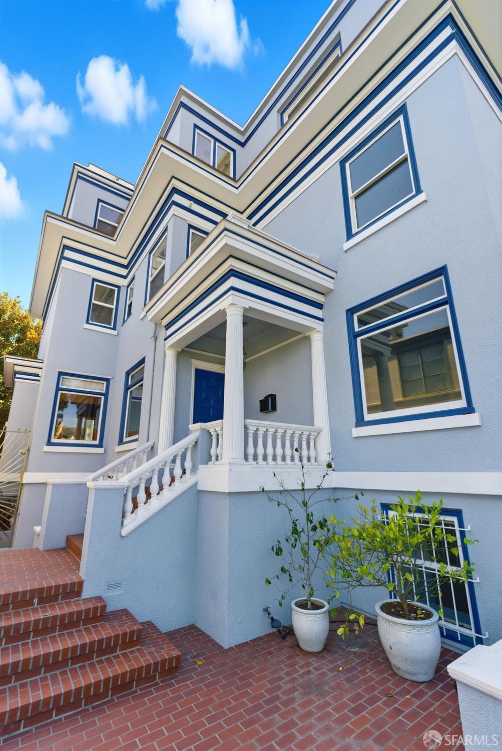 2521 Broadway San Francisco, CA 94115 - Photo 4 of 74 a front view of a house