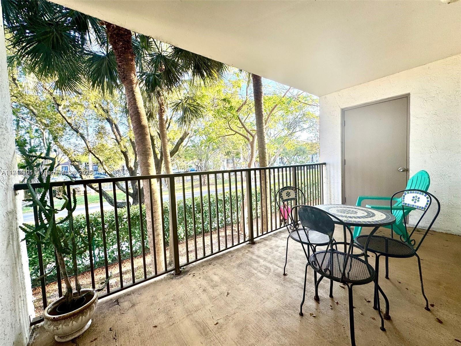 620 South Park Road, Unit 272 Hollywood, FL 33021 - Photo 16 of 23 a view of a chairs and table in patio