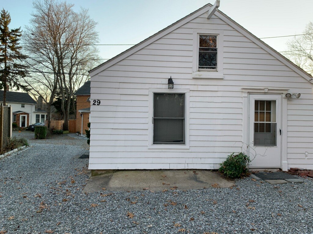 29 Dan Street Warwick, RI 02889 - Photo 9 of 13