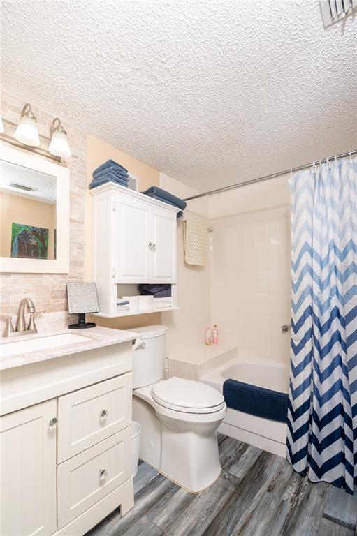 1430 Heather Ridge Boulevard, Unit 202 Dunedin, FL 34698 - Photo 15 of 21