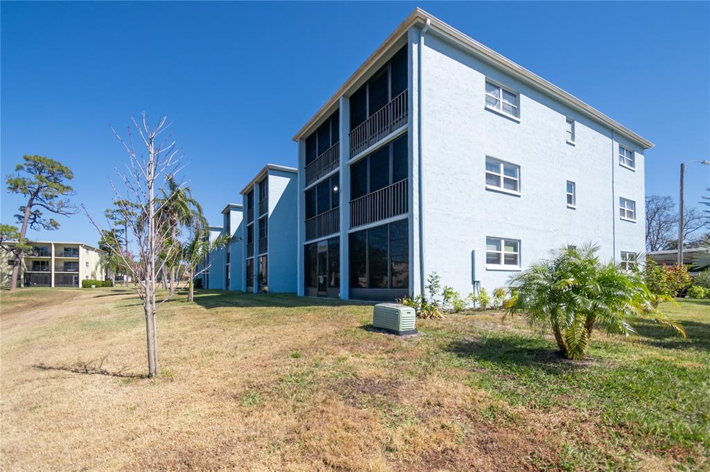 1430 Heather Ridge Boulevard, Unit 202 Dunedin, FL 34698 - Photo 17 of 21