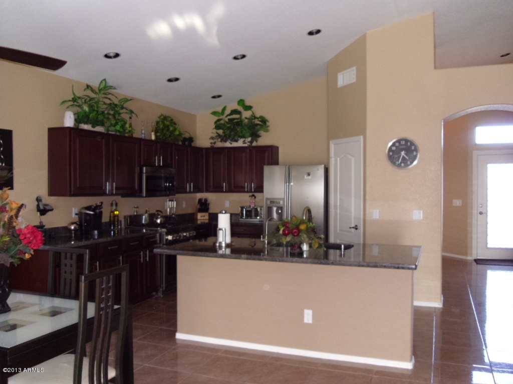 1084 North Martingale Road Gilbert, AZ 85234 - Photo 1 of 33 kitchen