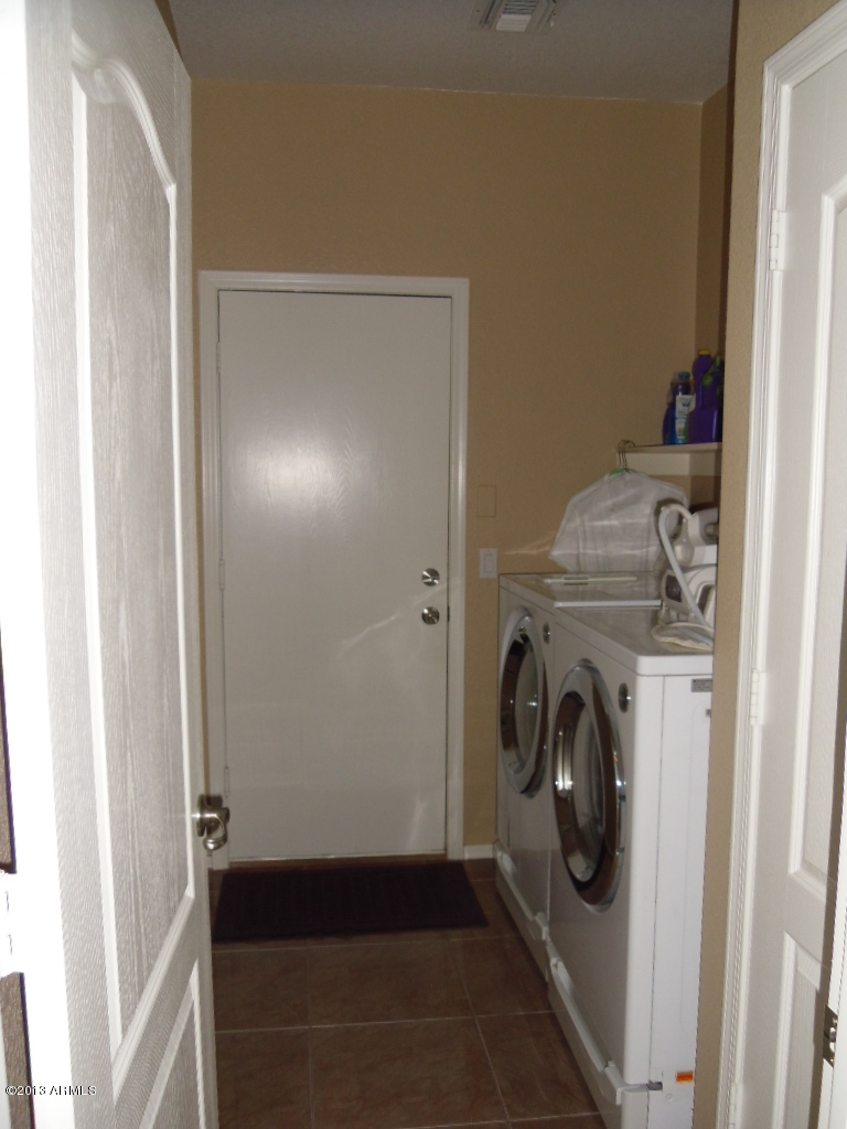 1084 North Martingale Road Gilbert, AZ 85234 - Photo 26 of 33 L RM