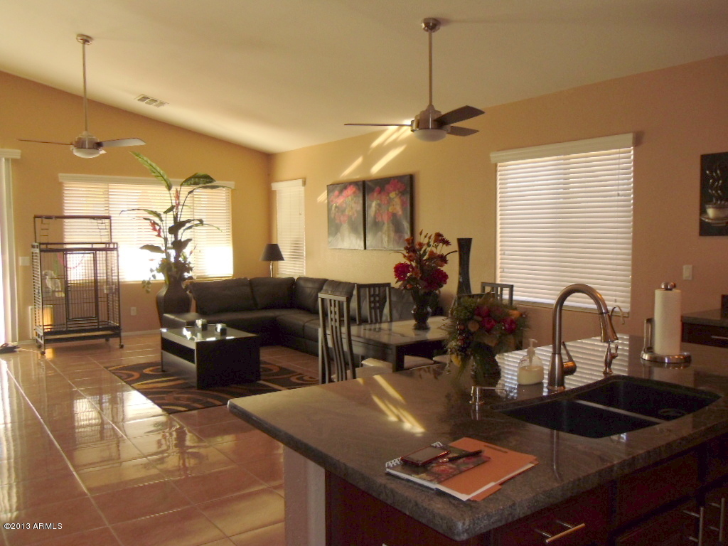 1084 North Martingale Road Gilbert, AZ 85234 - Photo 9 of 33 great room/kitchen
