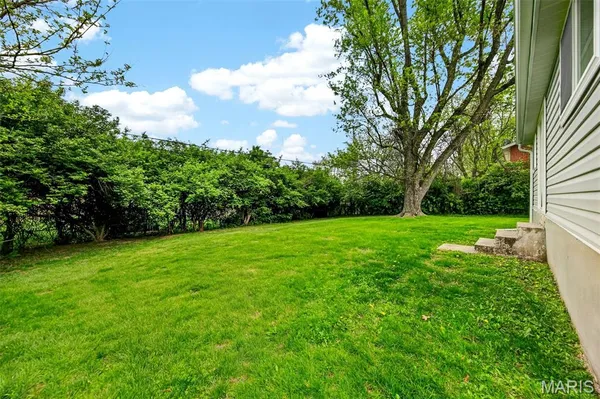 $330,000 | 15 Graeler Drive, St. Louis, MO 63146