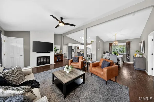 $330,000 | 15 Graeler Drive, St. Louis, MO 63146