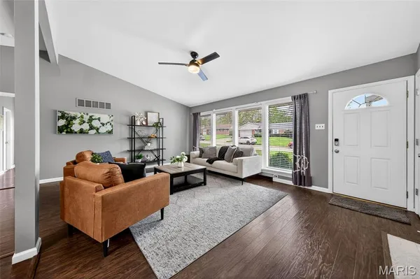 $330,000 | 15 Graeler Drive, St. Louis, MO 63146