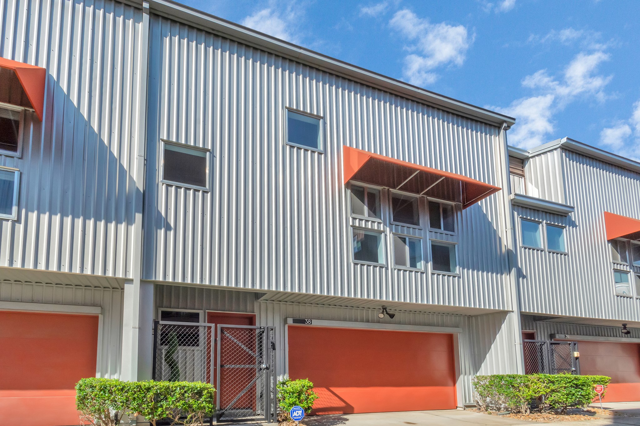 2605 Calumet Street, Unit 38 Houston, TX 77004 - Photo 2 of 32