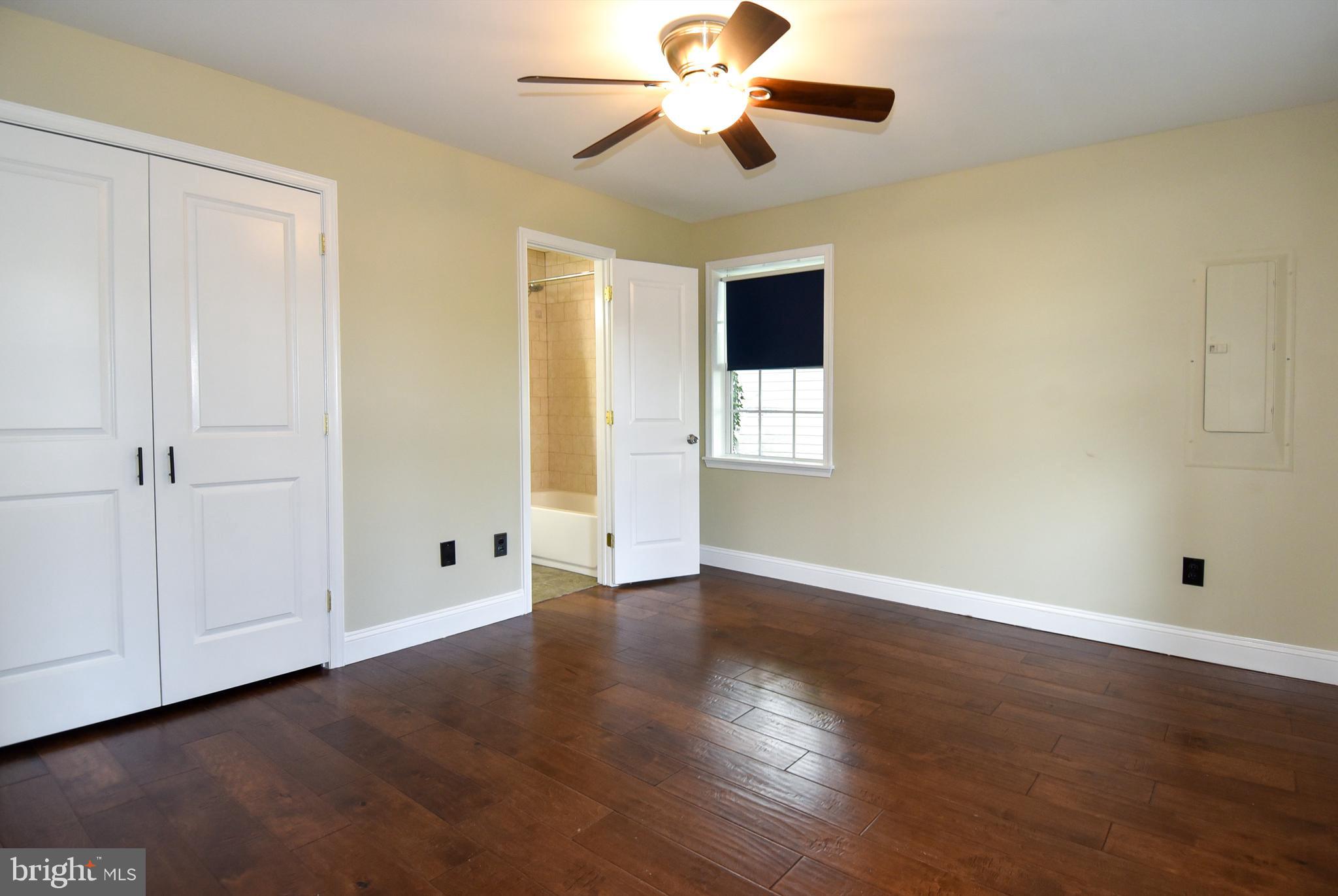 1805 Glenarm Road Edgewater, MD 21037 - Photo 15 of 59 MAIN LEVEL EN-SUITE 1 ENTRANCE TO PRIVATE BATHROOM