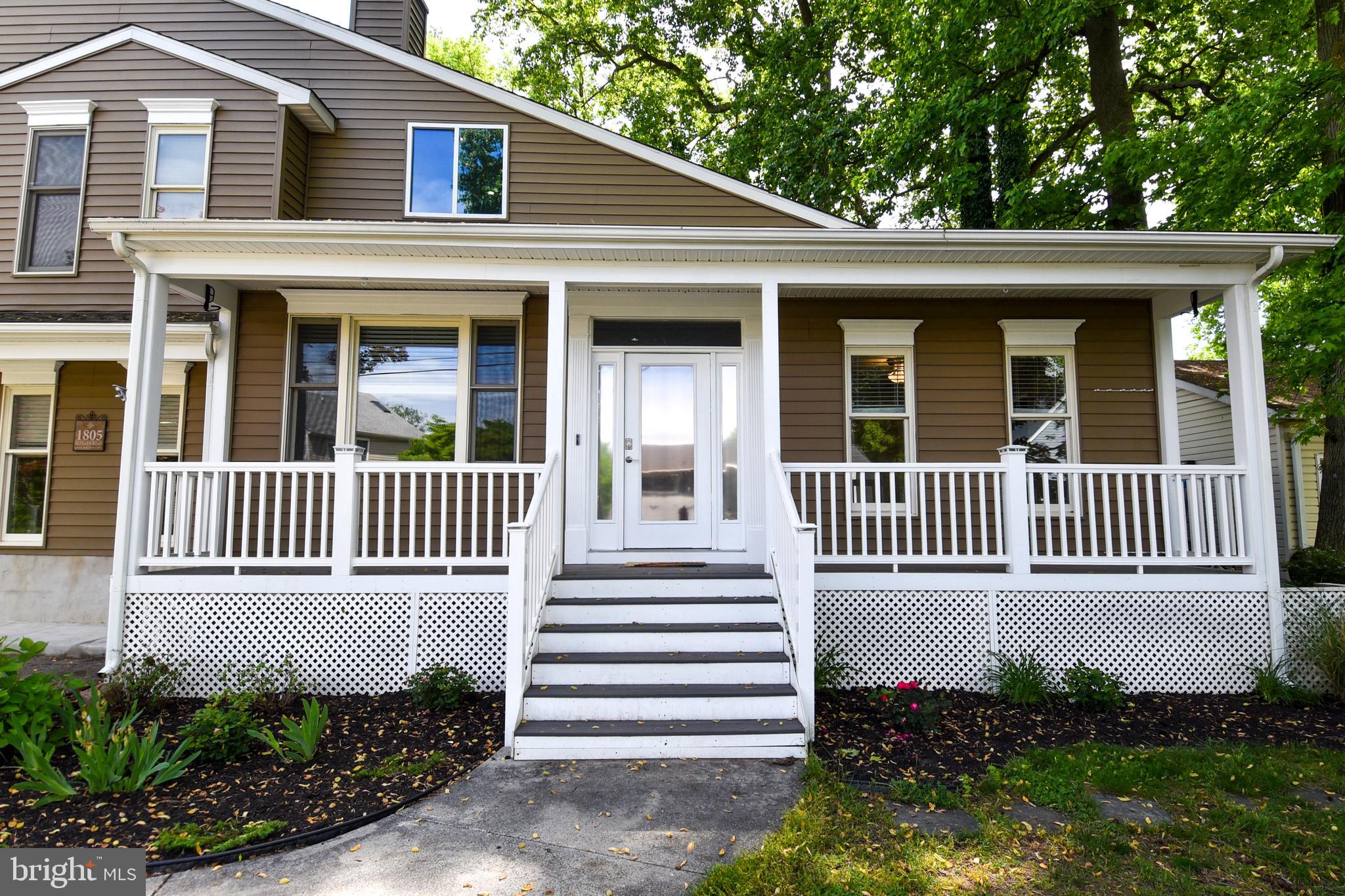1805 Glenarm Road Edgewater, MD 21037 - Photo 3 of 59 COZY FRONT PORCH