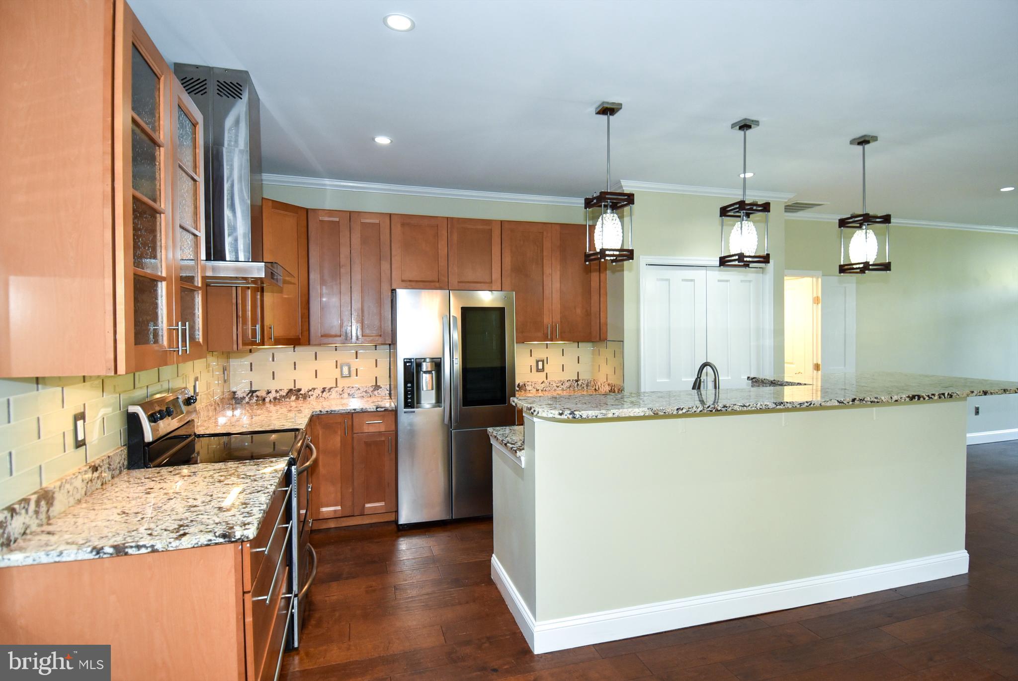 1805 Glenarm Road Edgewater, MD 21037 - Photo 10 of 59 KITCHEN SS APPLIANCES