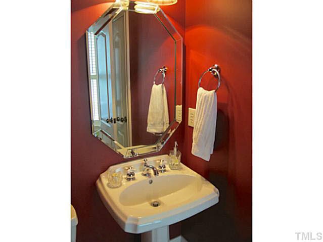 514 Pace Street Raleigh, NC 27604 - Photo 8 of 21 Bathroom