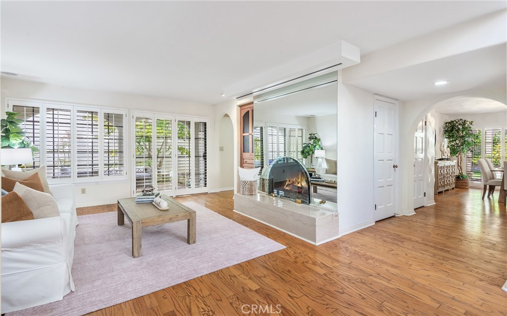 19 Chatham Manhattan Beach, CA 90266 - Photo 13 of 39 Custom fireplace in cozy family room