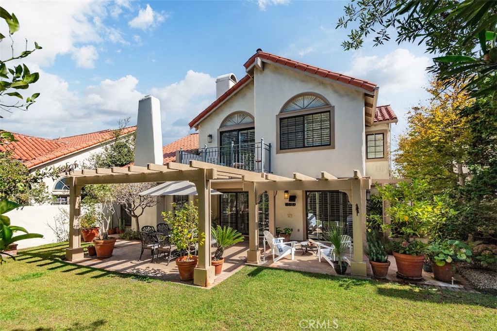 19 Chatham Manhattan Beach, CA 90266 - Photo 30 of 39 Backyard is flat & sunny