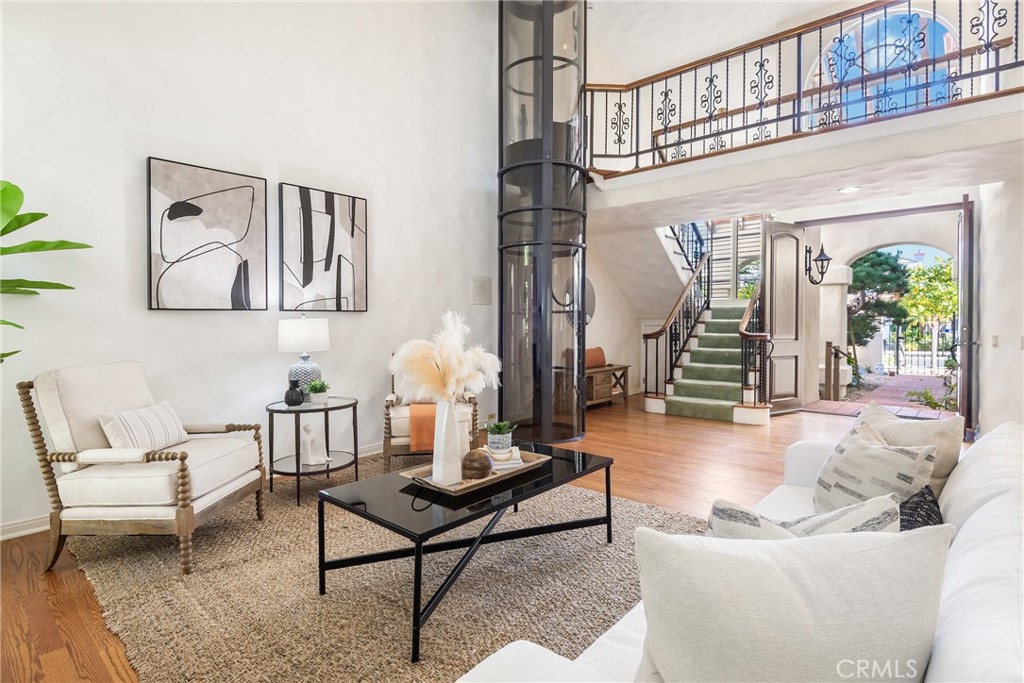 19 Chatham Manhattan Beach, CA 90266 - Photo 8 of 39 Former Sunken Living Room -raised flush to entryway