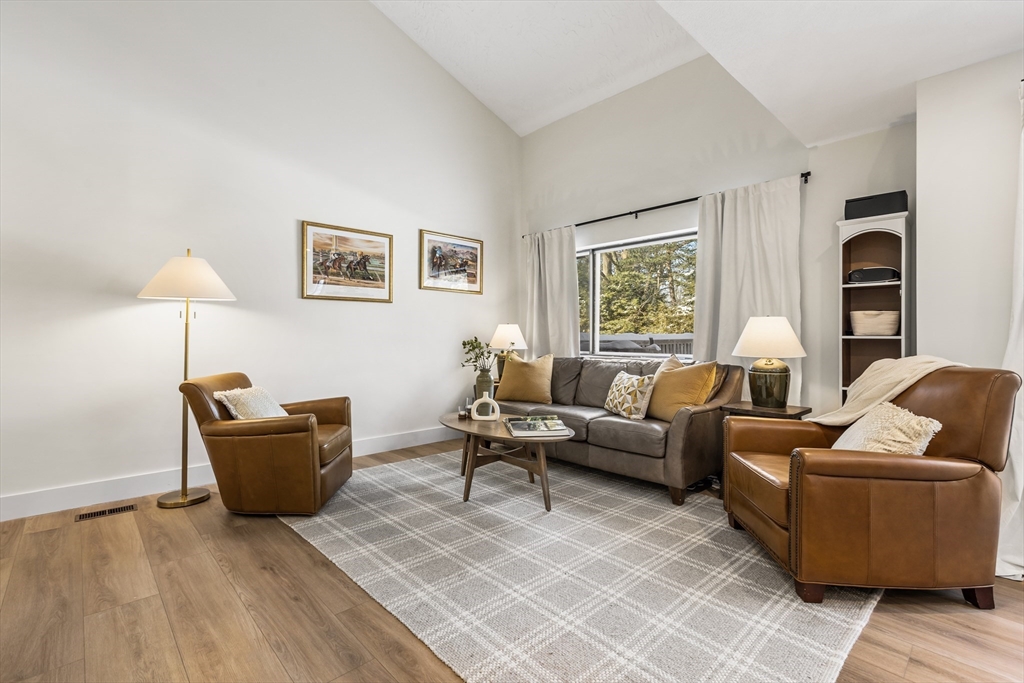 23 Tamarack Lane, Unit 23 Peabody, MA 01960 - Photo 8 of 31