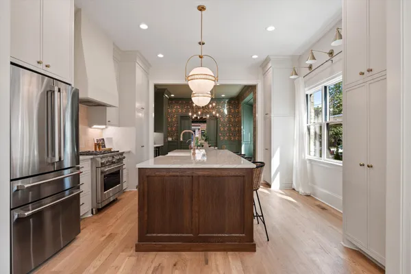 $2,500,000 | 1015 15th Avenue South, Nashville, TN 37212