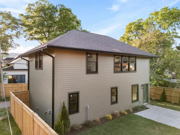 $2,500,000 | 1015 15th Avenue South, Nashville, TN 37212