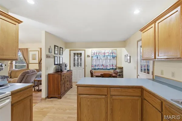 $325,000 | 1013 Sassafras Street, Willow Springs, MO 65793