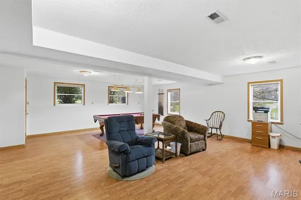$325,000 | 1013 Sassafras Street, Willow Springs, MO 65793