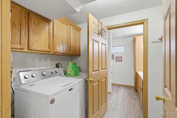 $325,000 | 1013 Sassafras Street, Willow Springs, MO 65793