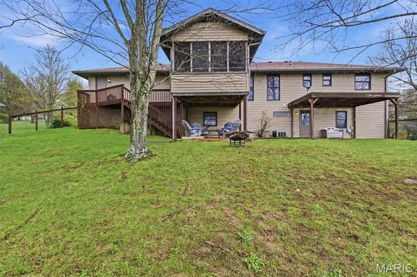 $325,000 | 1013 Sassafras Street, Willow Springs, MO 65793